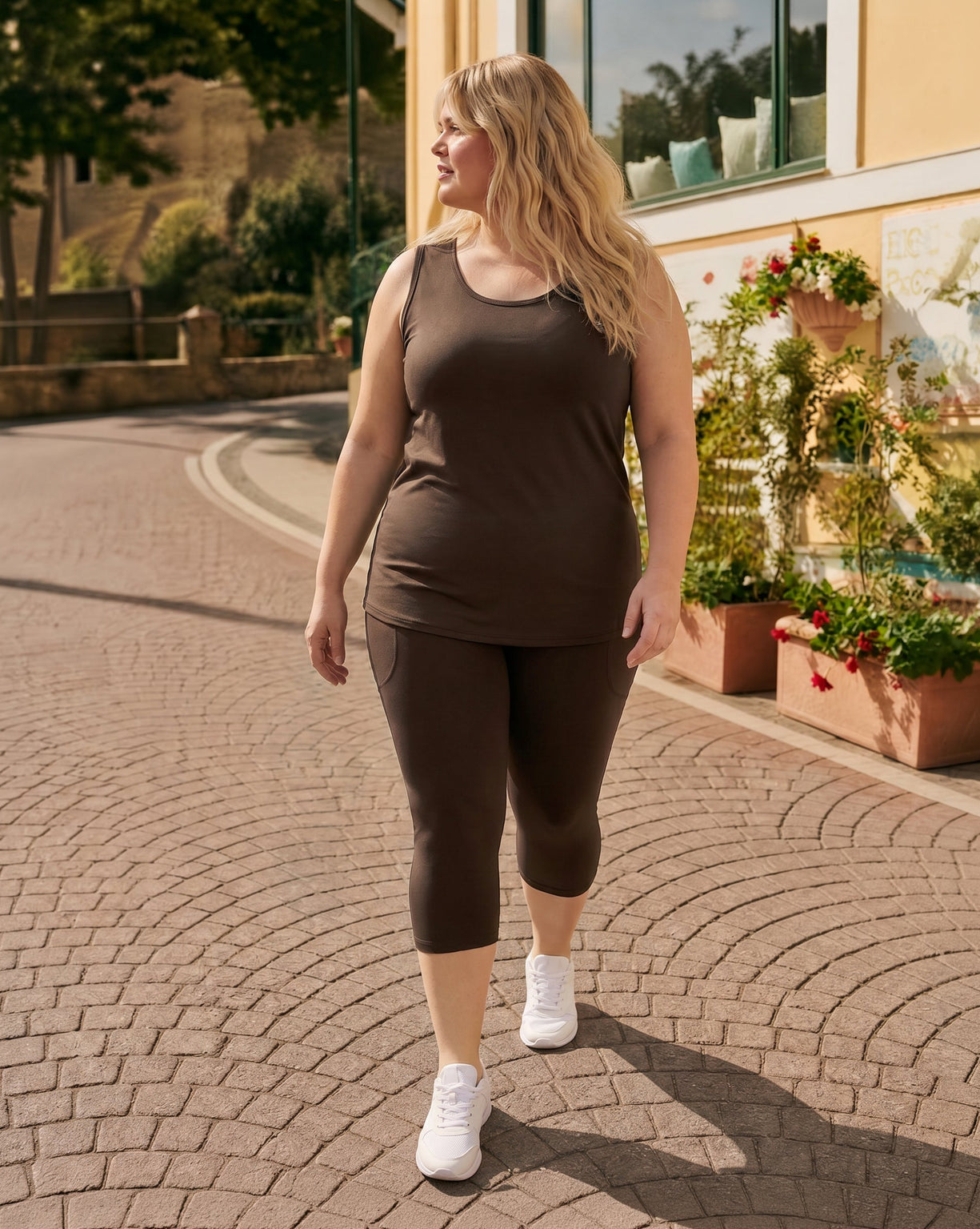 Malli 168 cm, koko 2XL