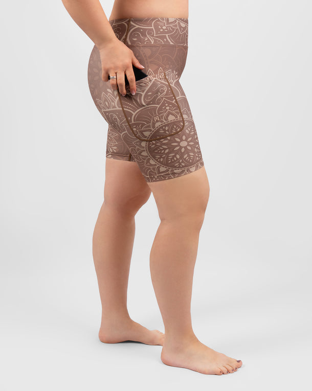 Malli 175 cm, koko M