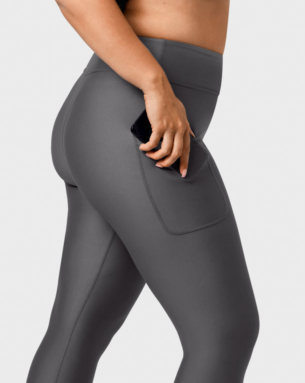 Malli 170 cm, koko M