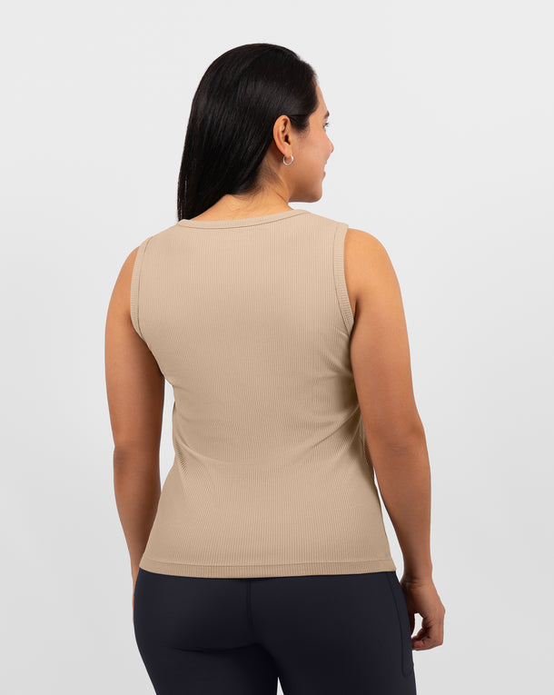 Malli 163 cm, koko S