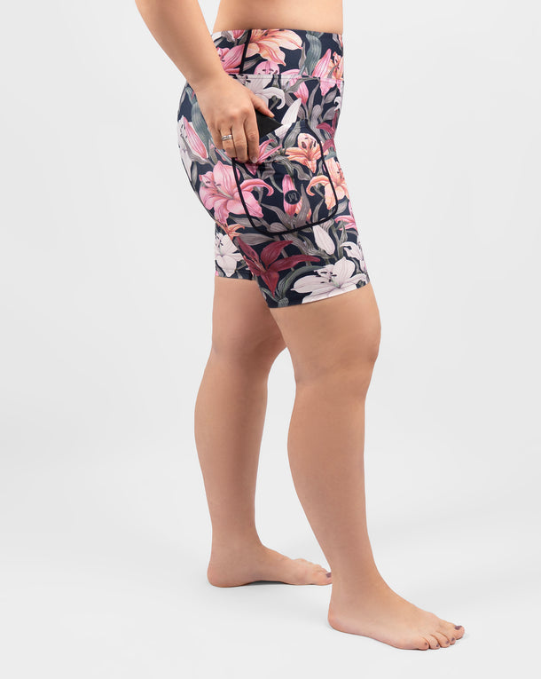Malli 175 cm, koko M