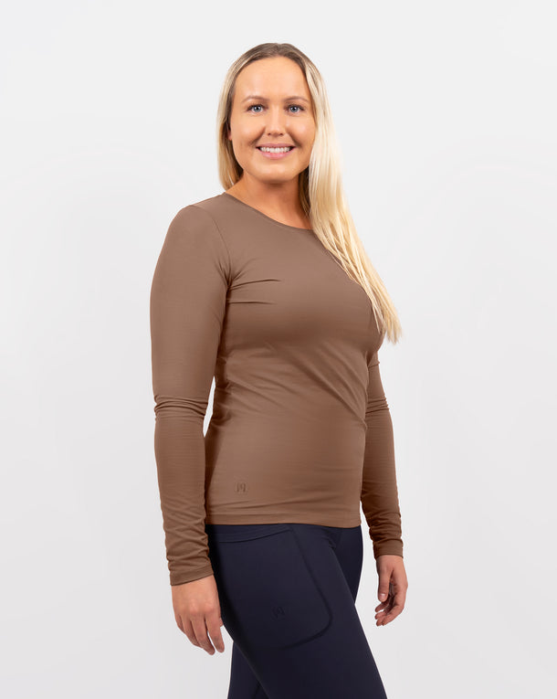 Malli 167 cm, koko M