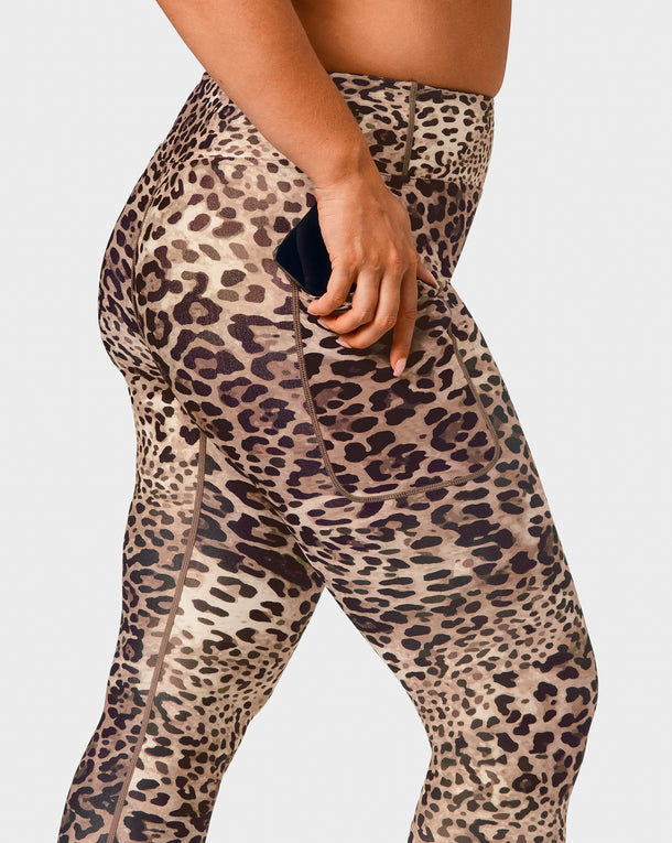 Malli 170 cm, koko M
